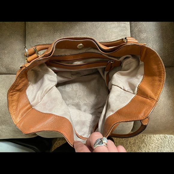Michael Kors Purse in great condition! - Picture 3 of 3